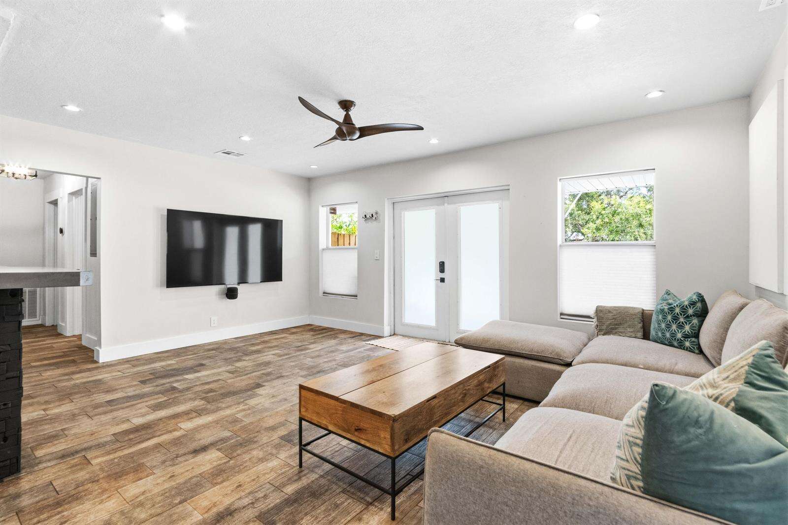 1400 17th, Fort Lauderdale, FL 33304 - For Sale photo 4