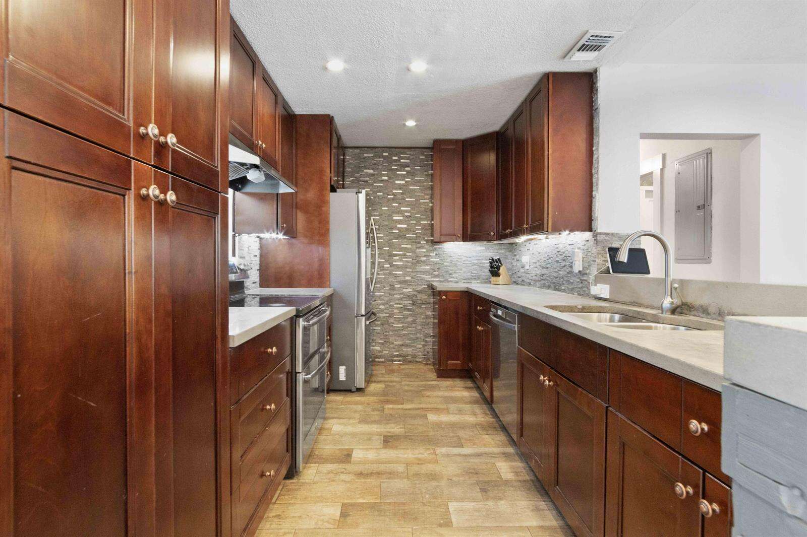 1400 17th, Fort Lauderdale, FL 33304 - For Sale photo 6