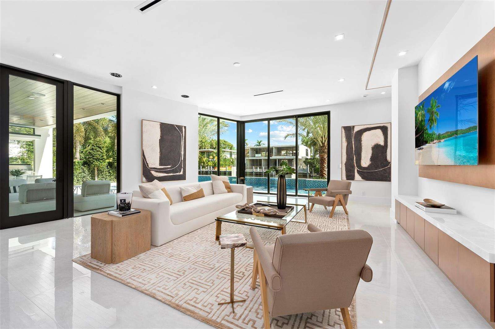 24 Fiesta, Fort Lauderdale, FL 33301 - For Sale photo 16