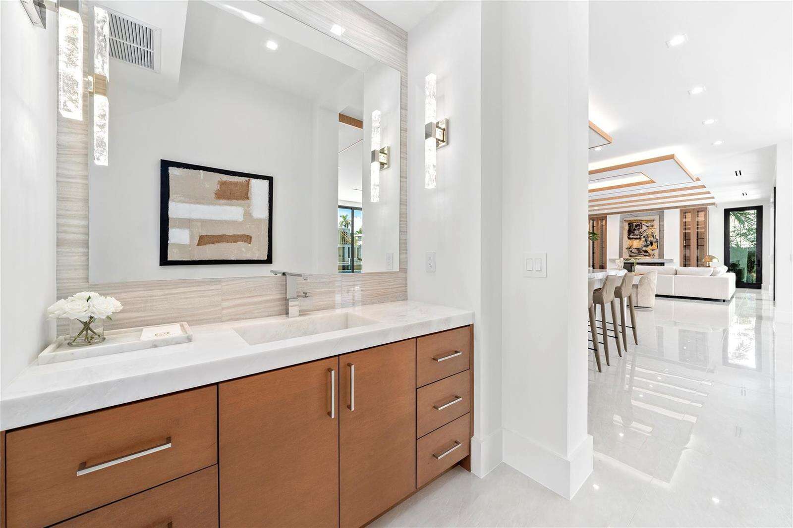 24 Fiesta, Fort Lauderdale, FL 33301 - For Sale photo 21