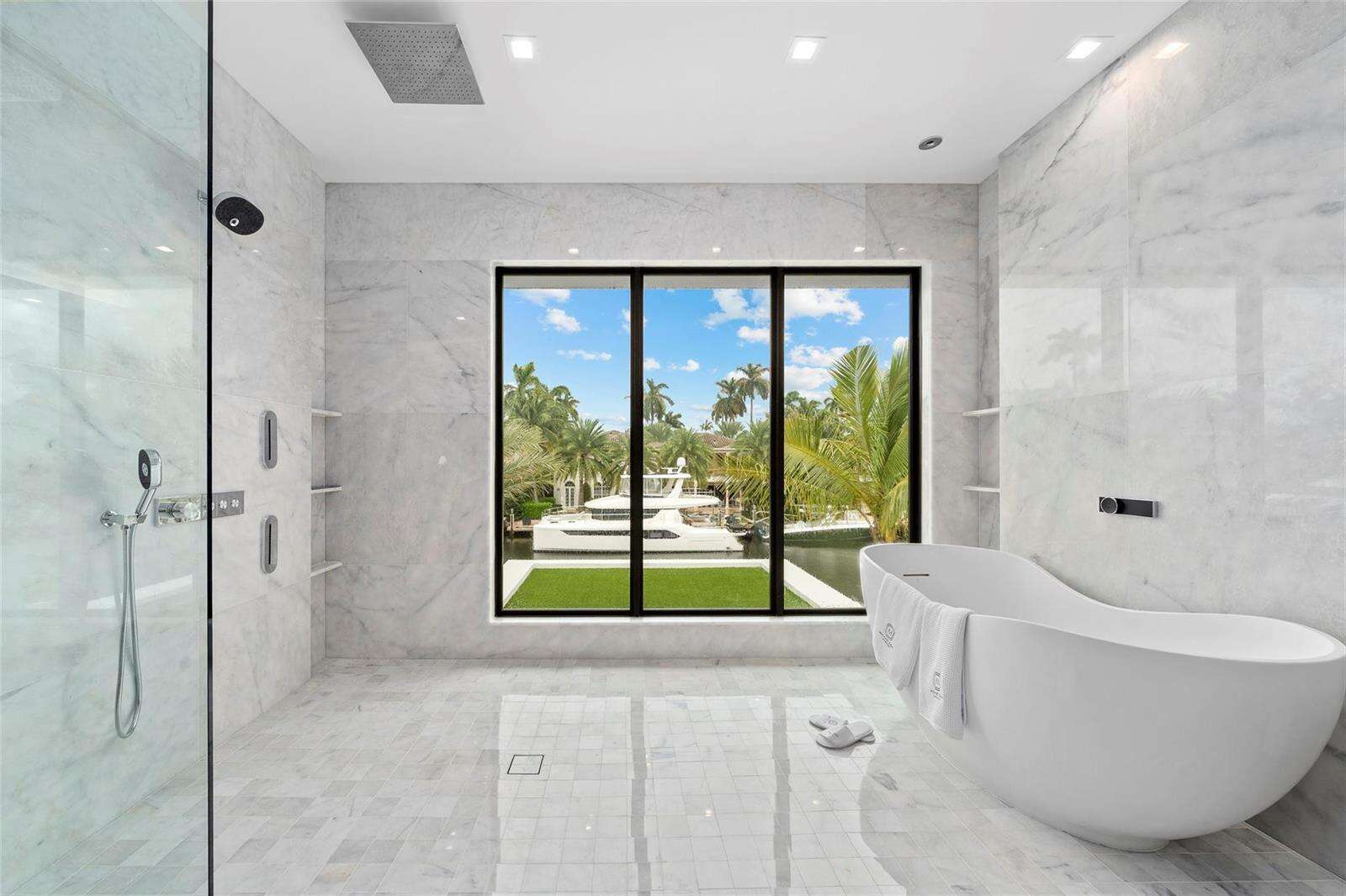 24 Fiesta, Fort Lauderdale, FL 33301 - For Sale photo 46