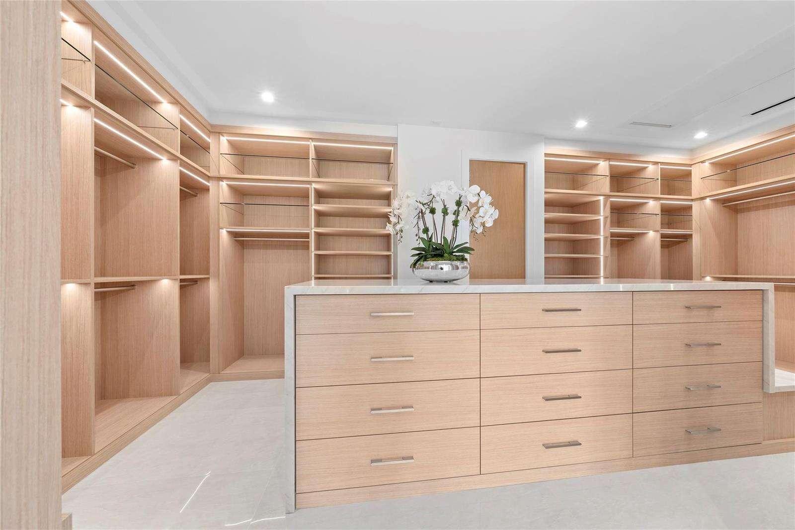 24 Fiesta, Fort Lauderdale, FL 33301 - For Sale photo 50