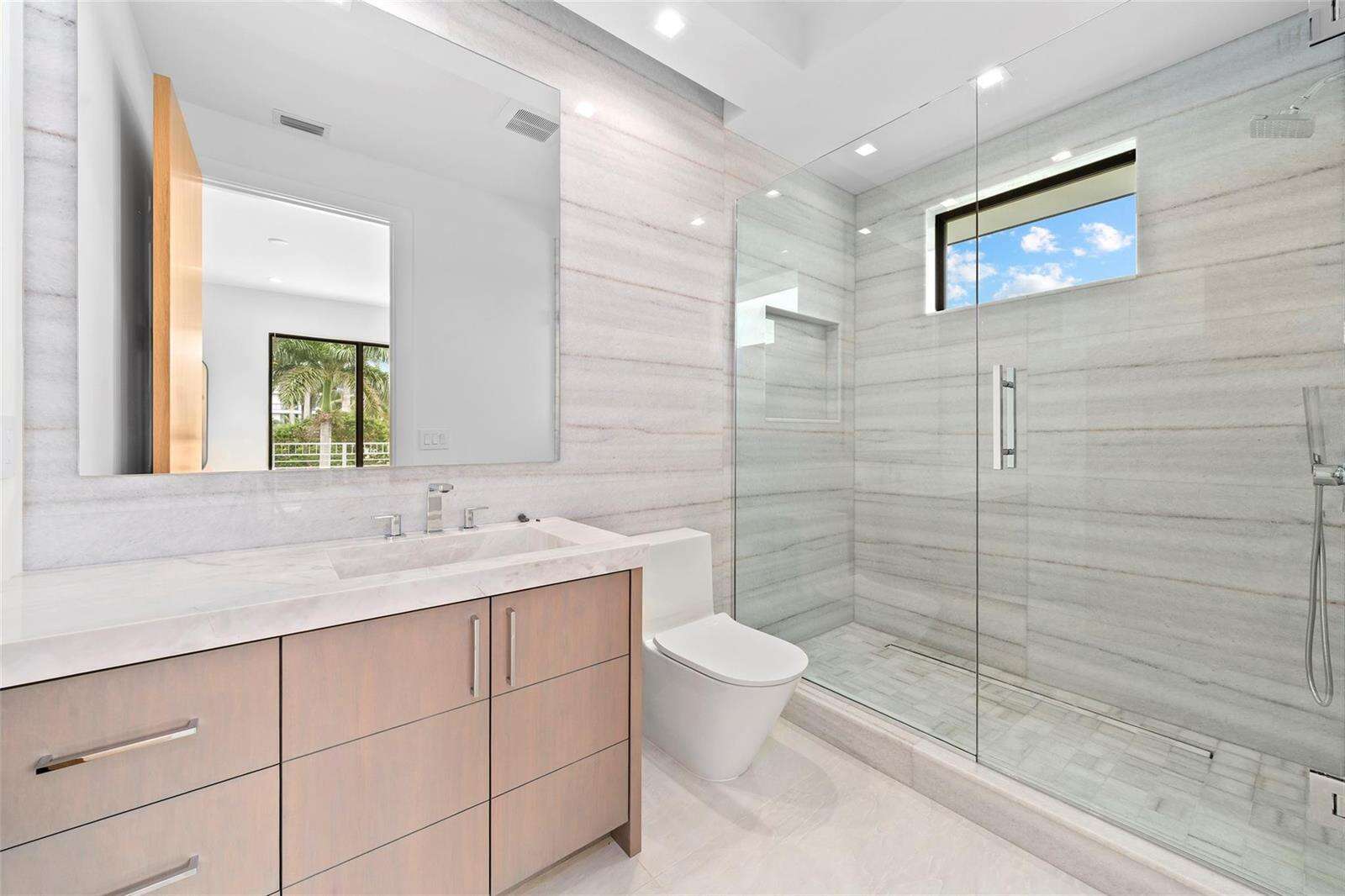 24 Fiesta, Fort Lauderdale, FL 33301 - For Sale photo 58