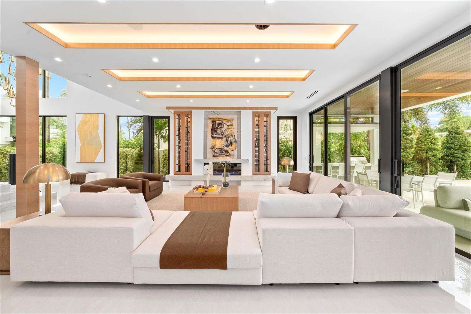 24 Fiesta, Fort Lauderdale, FL 33301 - For Sale photo 9