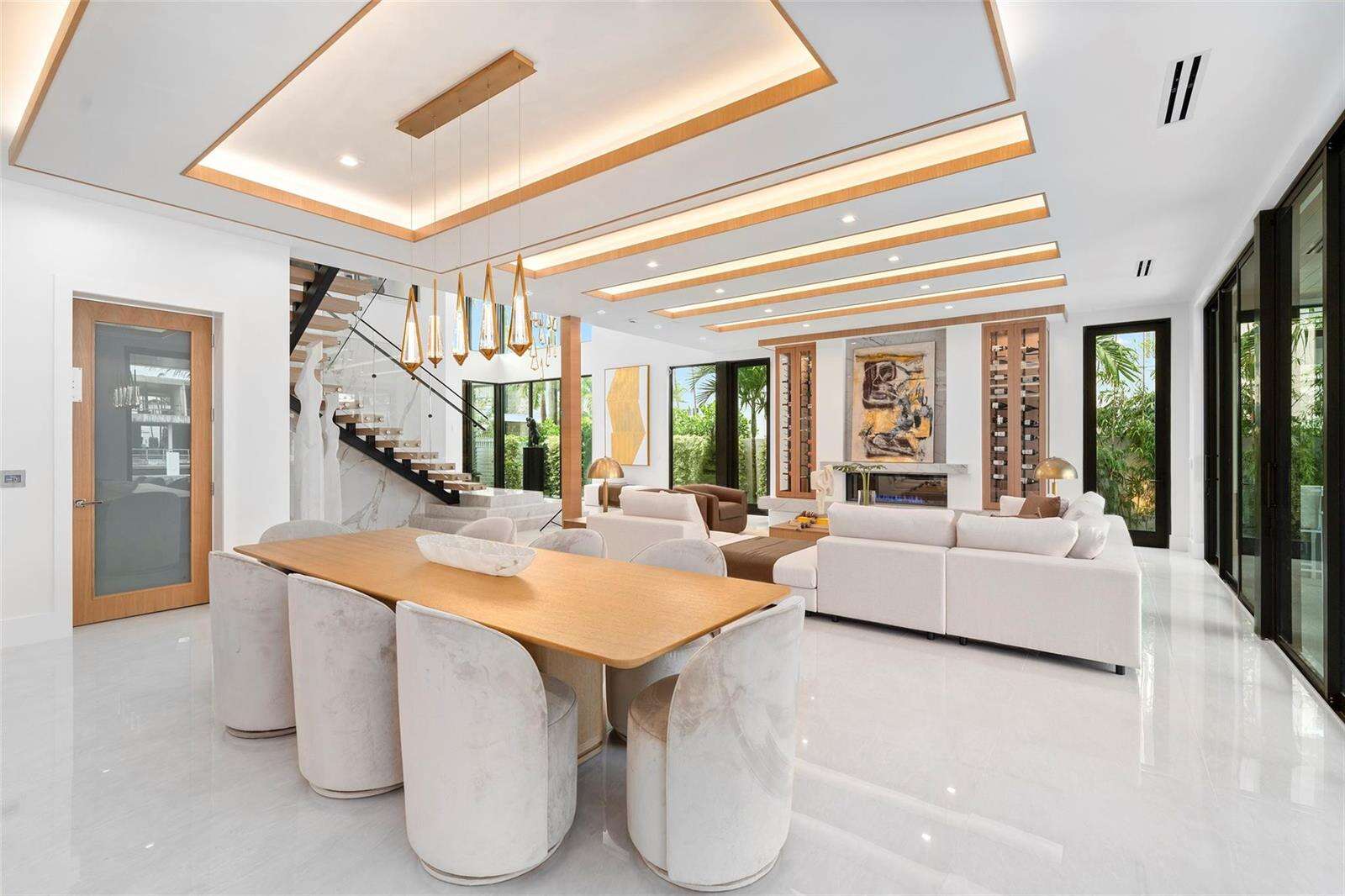 24 Fiesta, Fort Lauderdale, FL 33301 - For Sale photo 10