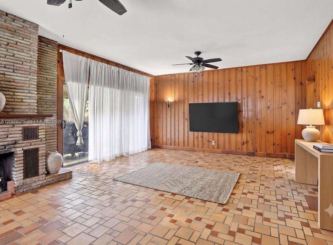 2619 Arthur St, Hollywood, FL 33020 - For Sale photo 3