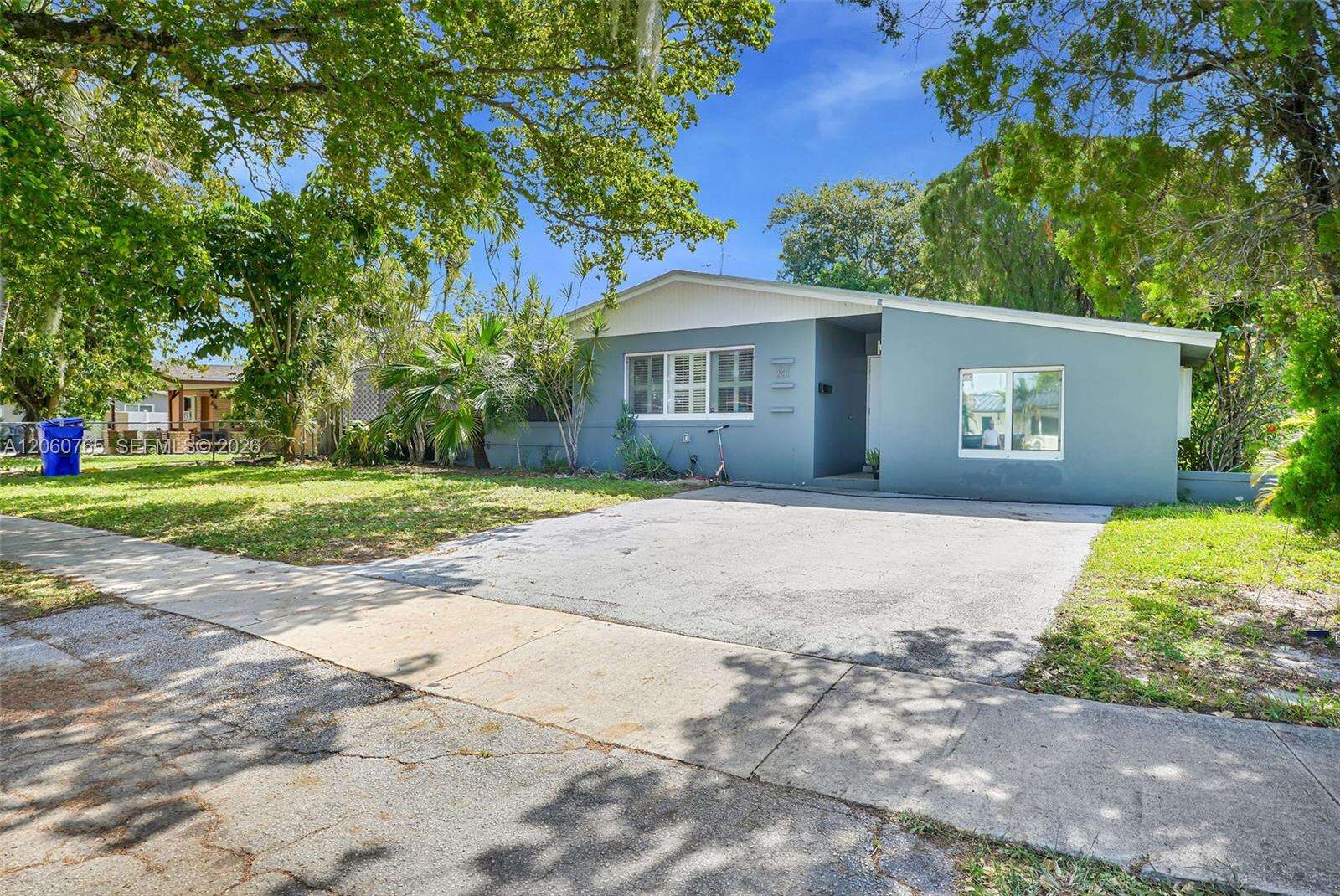 201 68th Way, Hollywood, FL 33024 - For Sale photo 1