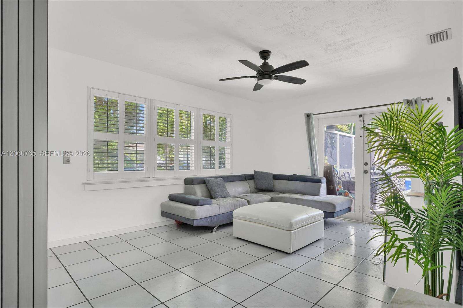 201 68th Way, Hollywood, FL 33024 - For Sale photo 2