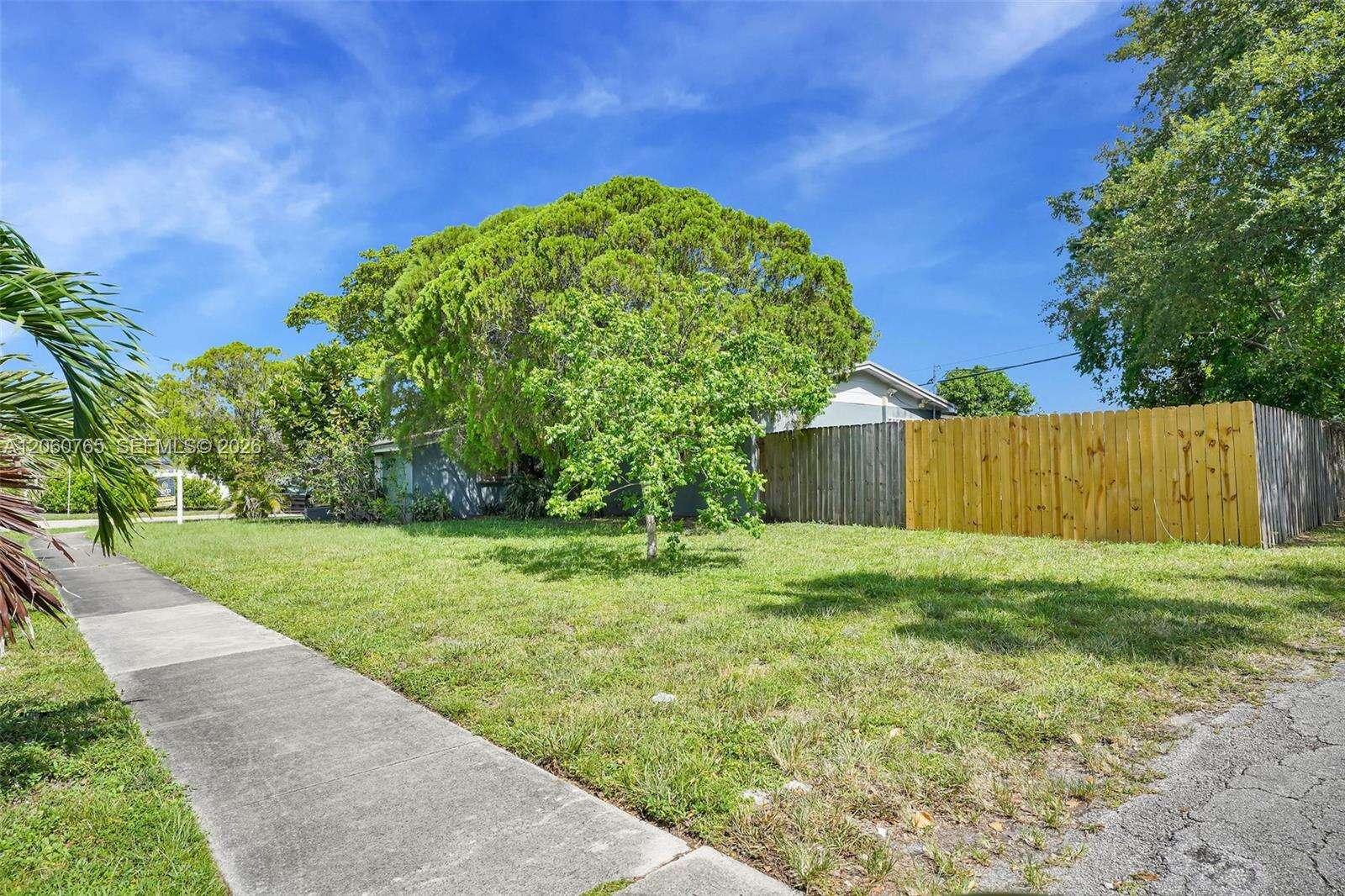 201 68th Way, Hollywood, FL 33024 - For Sale photo 22