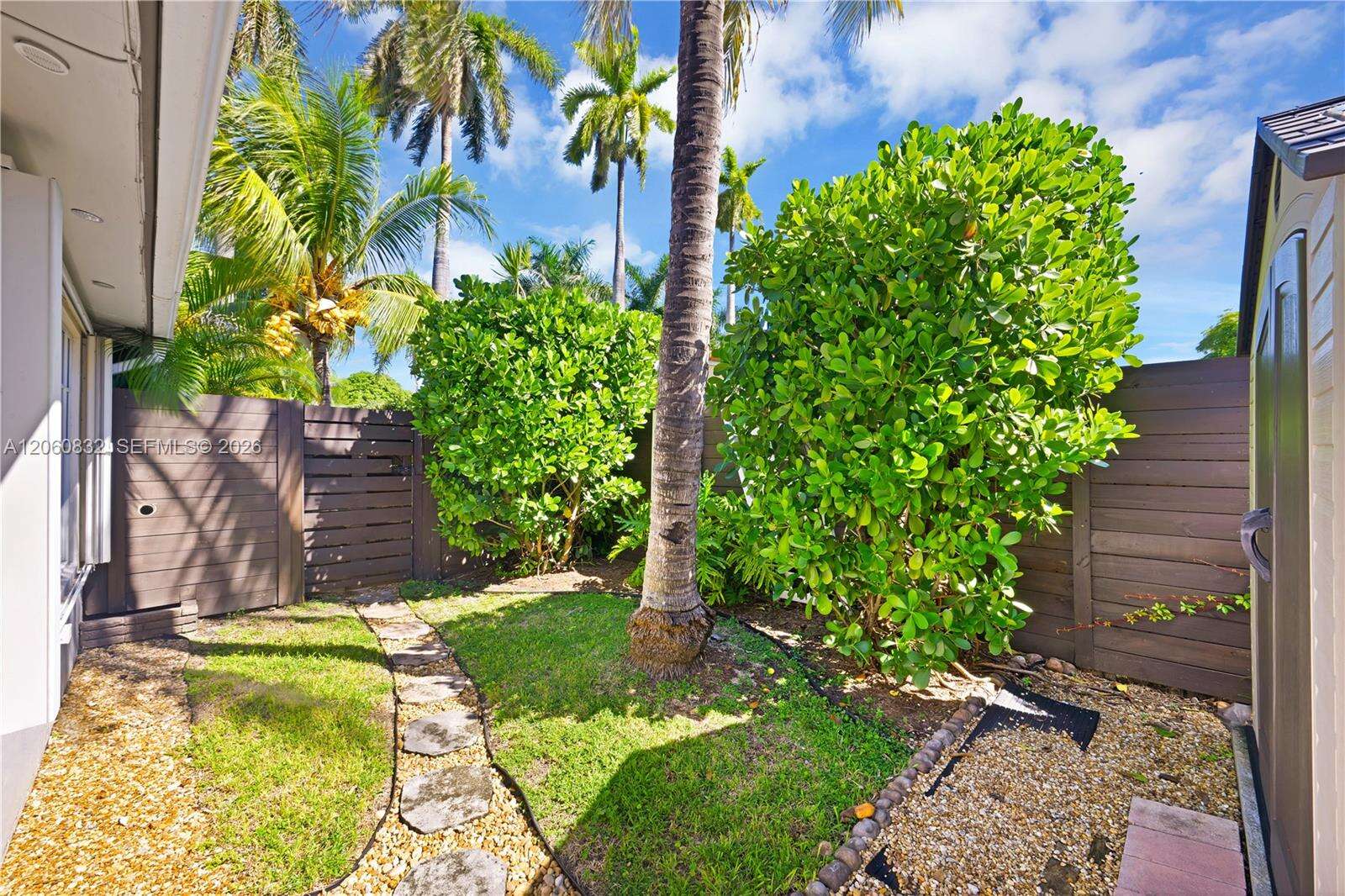 818 3rd St, Hallandale Beach, FL 33009 - For Sale photo 21