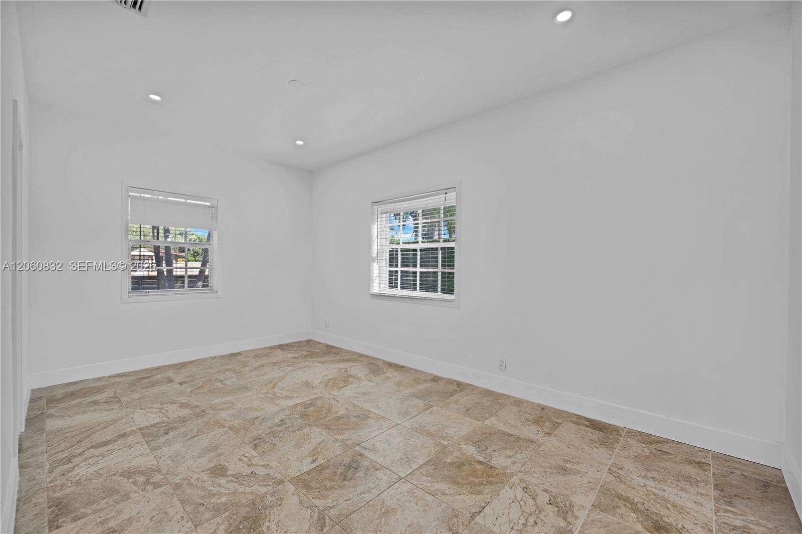 818 3rd St, Hallandale Beach, FL 33009 - For Sale photo 10