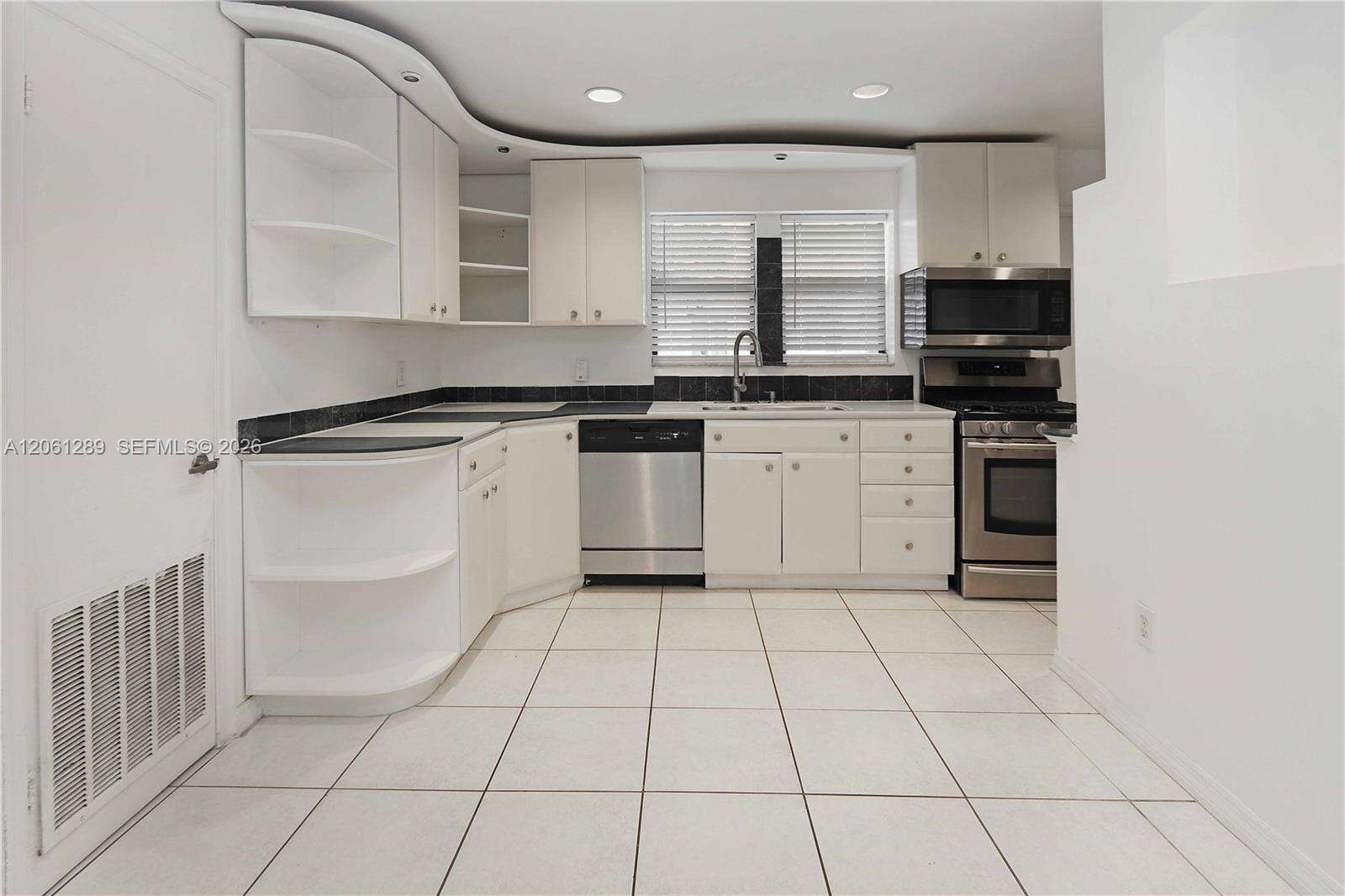 706 19th Ave, Hollywood, FL 33020 - For Sale photo 12