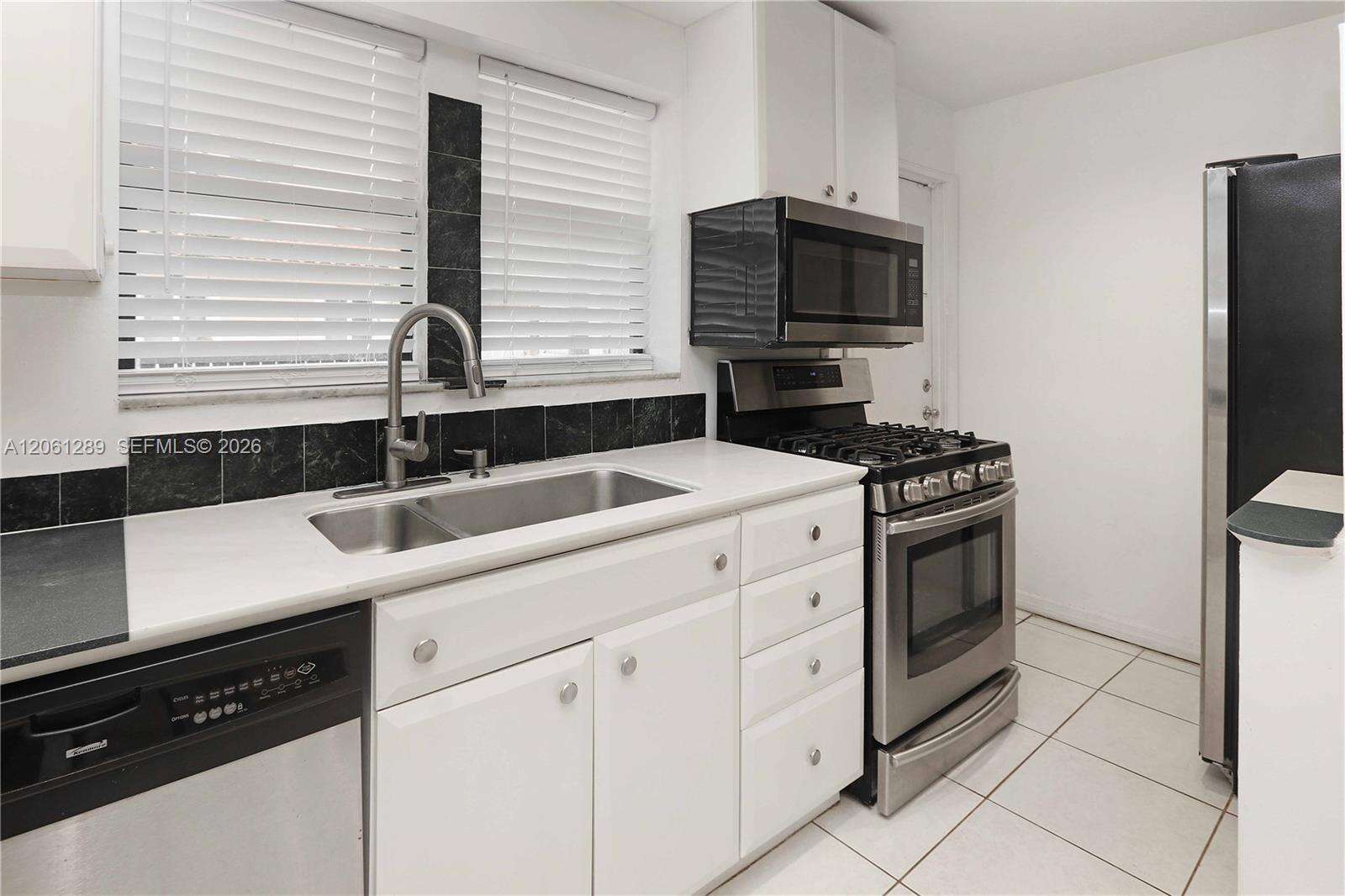 706 19th Ave, Hollywood, FL 33020 - For Sale photo 9