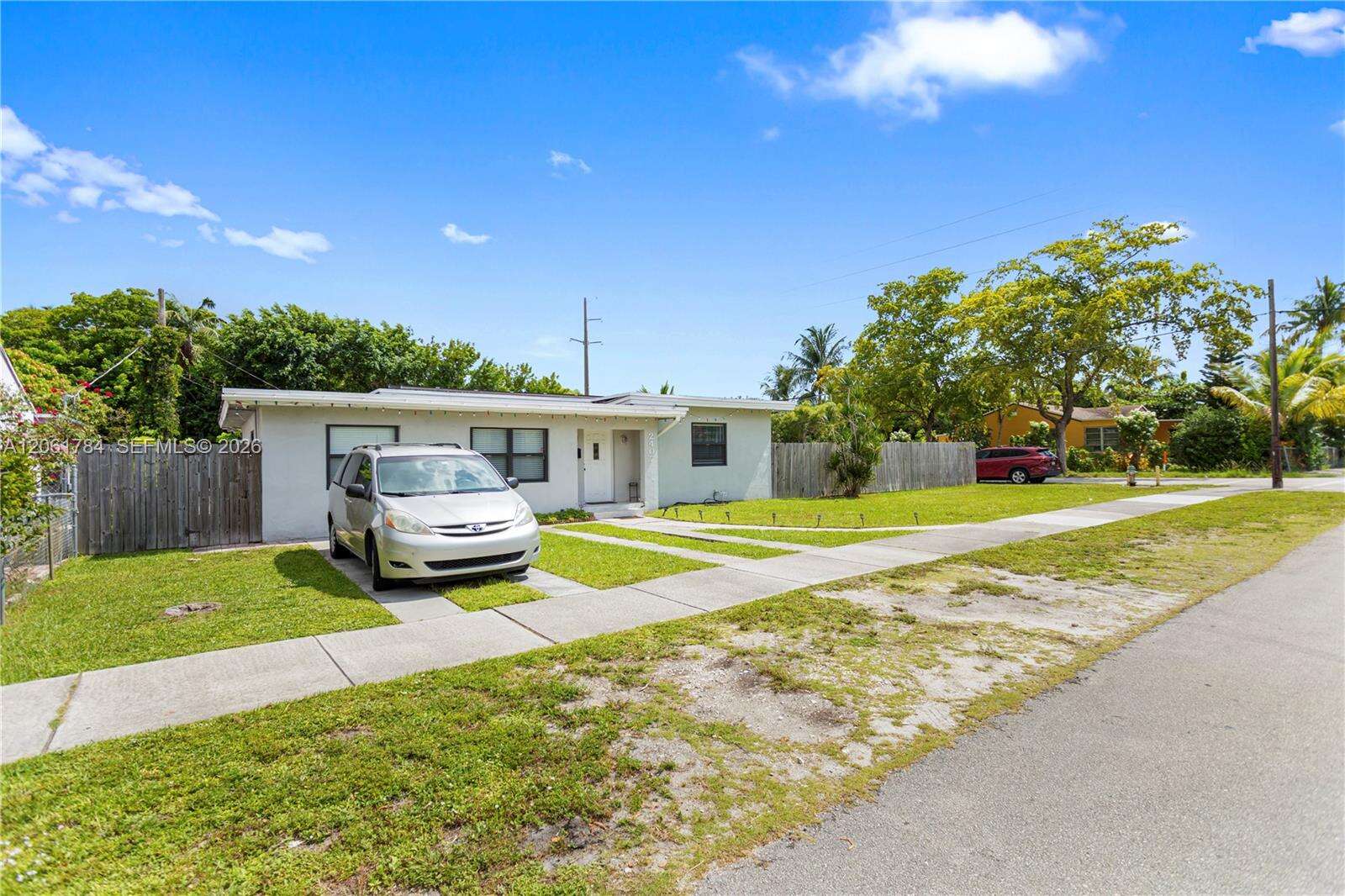 2407 Dewey St, Hollywood, FL 33020 - For Sale photo 4