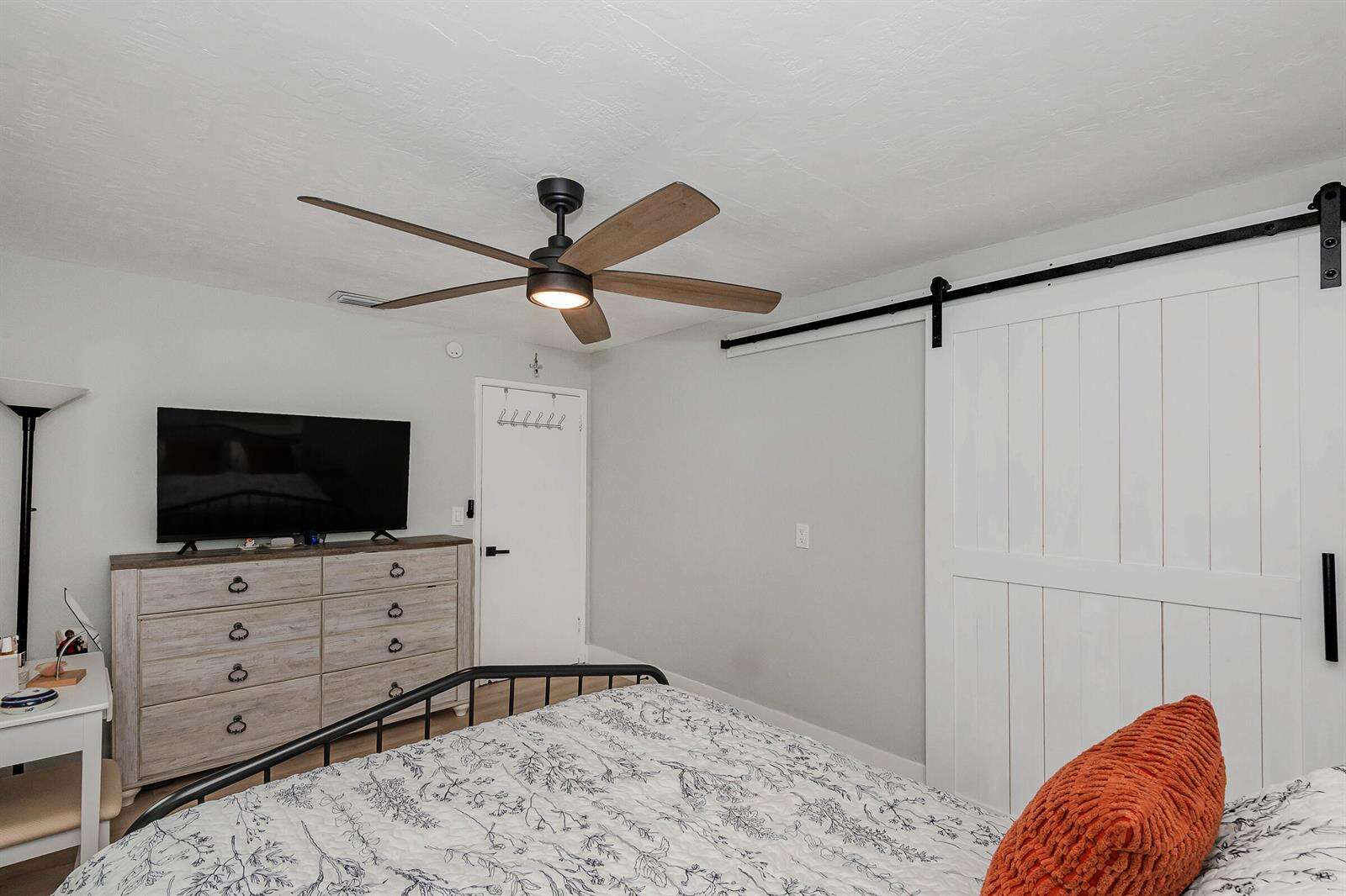 5631 Freedom, Hollywood, FL 33021 - For Sale photo 19