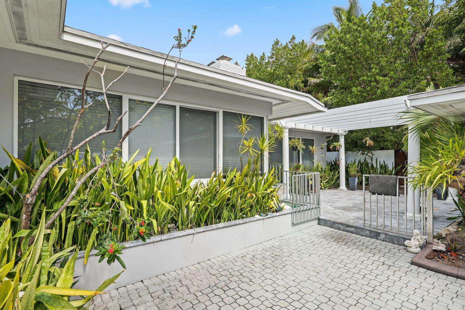 1313 Seabreeze, Fort Lauderdale, FL 33316 - For Sale photo 4