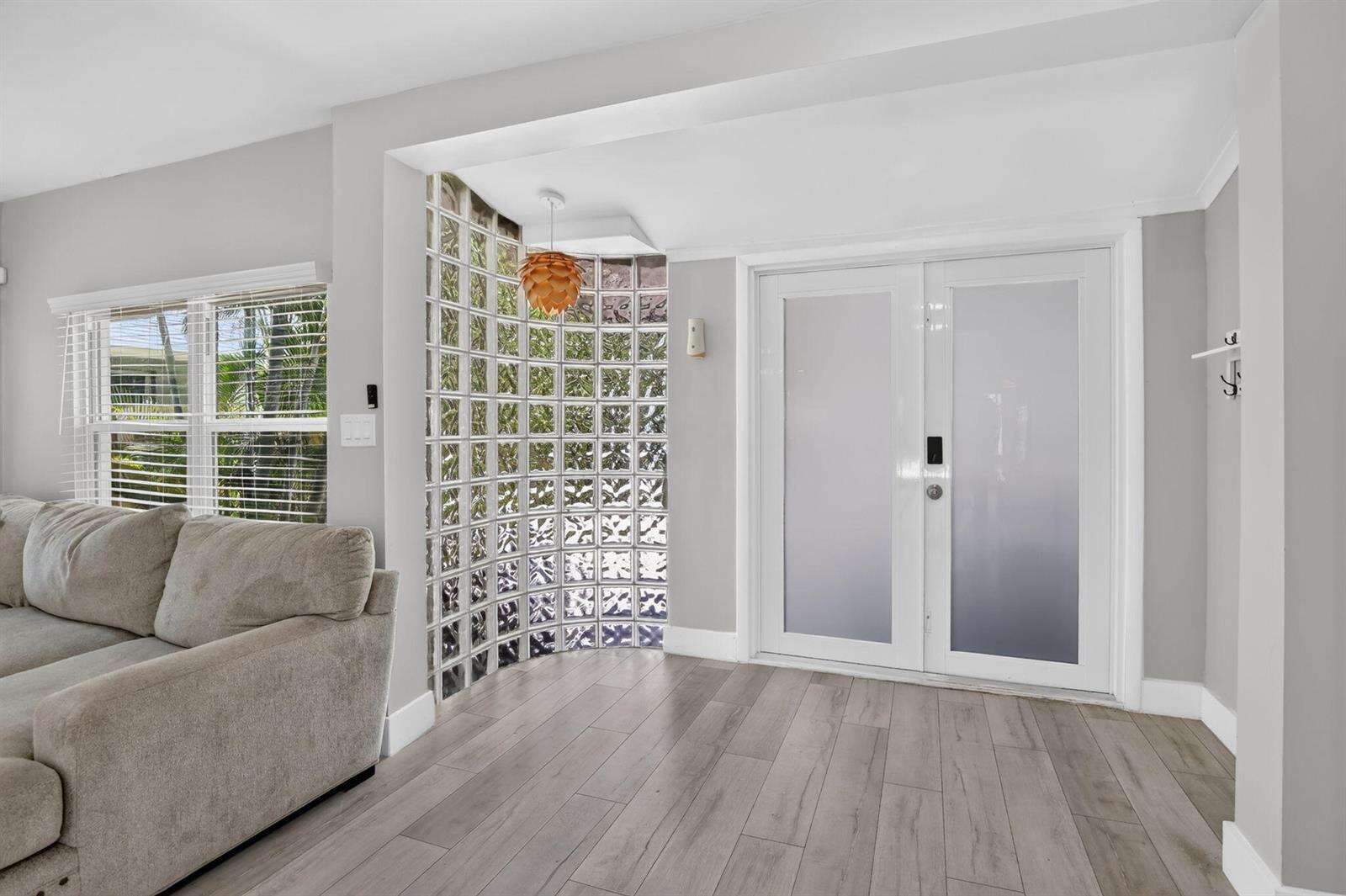 615 13th, Fort Lauderdale, FL 33304 - For Sale photo 6