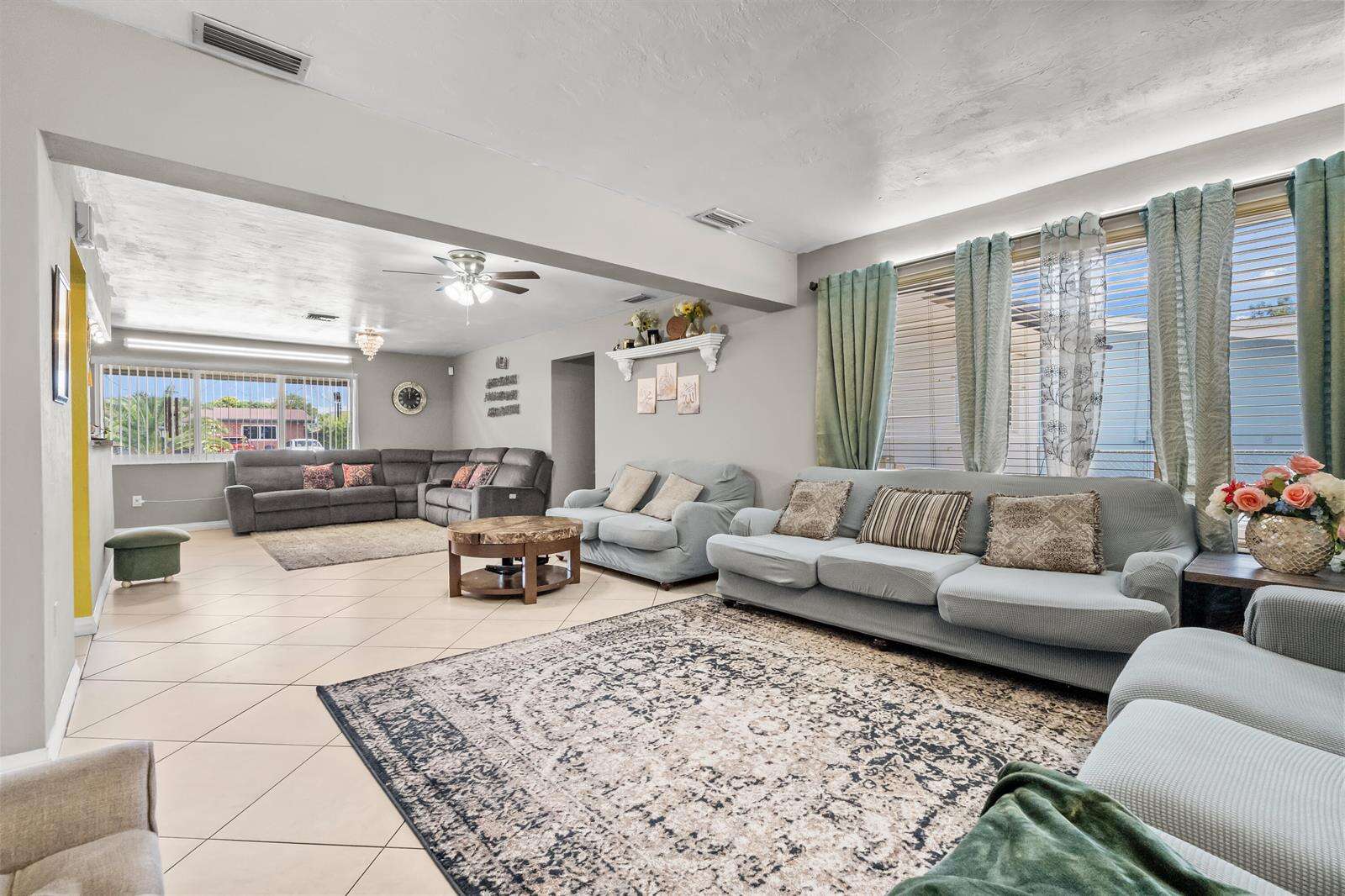 8460 15th, Pembroke Pines, FL 33024 - For Sale photo 3