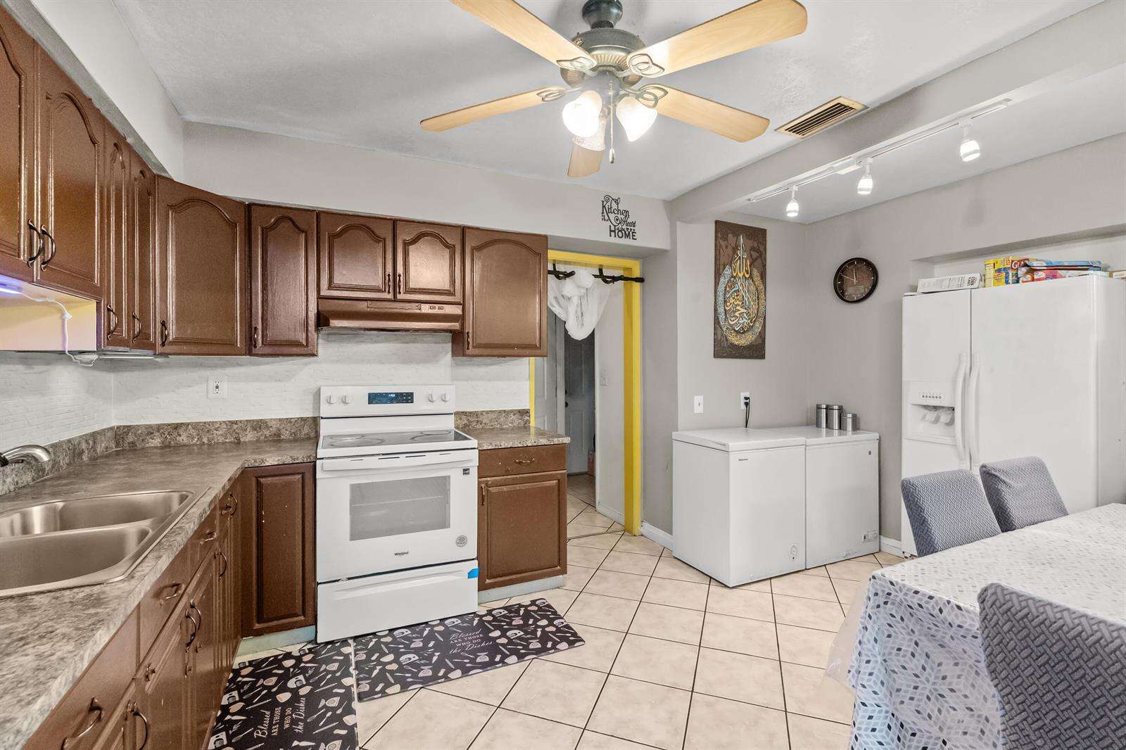 8460 15th, Pembroke Pines, FL 33024 - For Sale photo 8