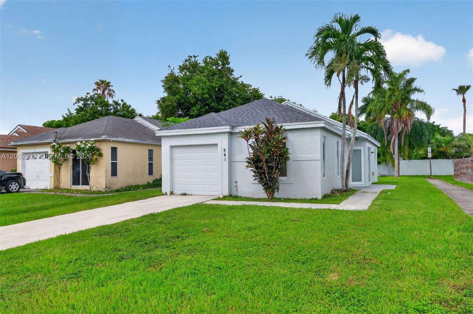 941 7th Pl, Florida City, FL 33034 - For Sale photo 2