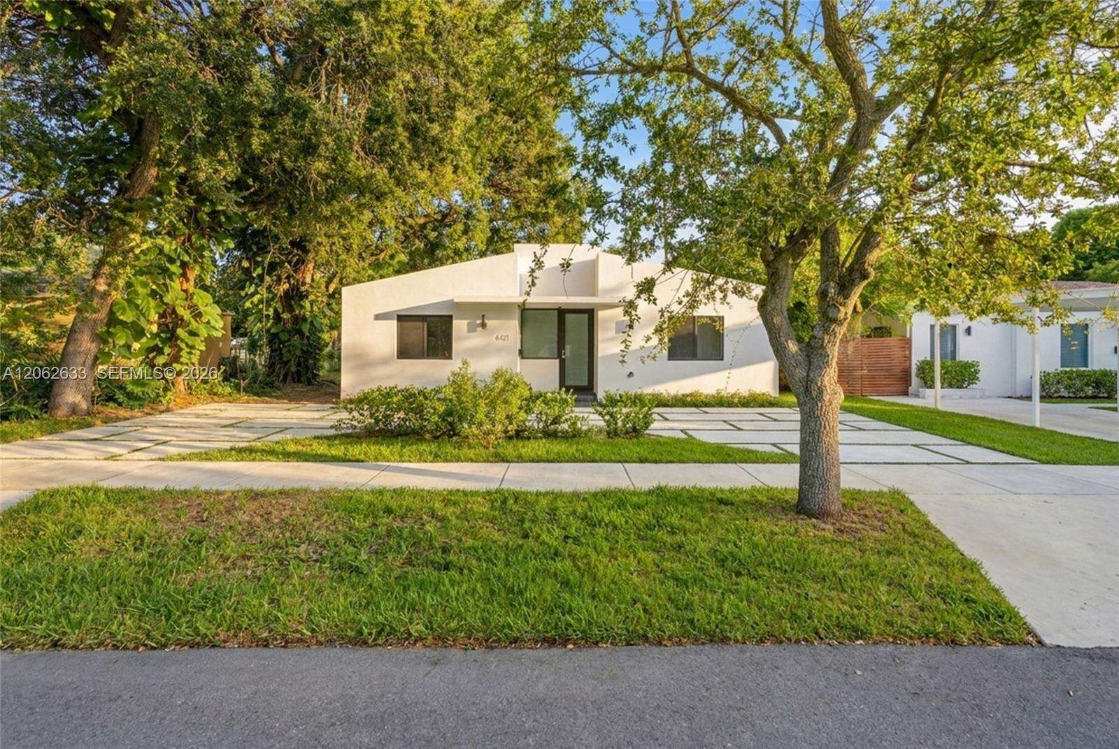 6421 59th Ave, South Miami, FL 33143 - For Sale photo 1