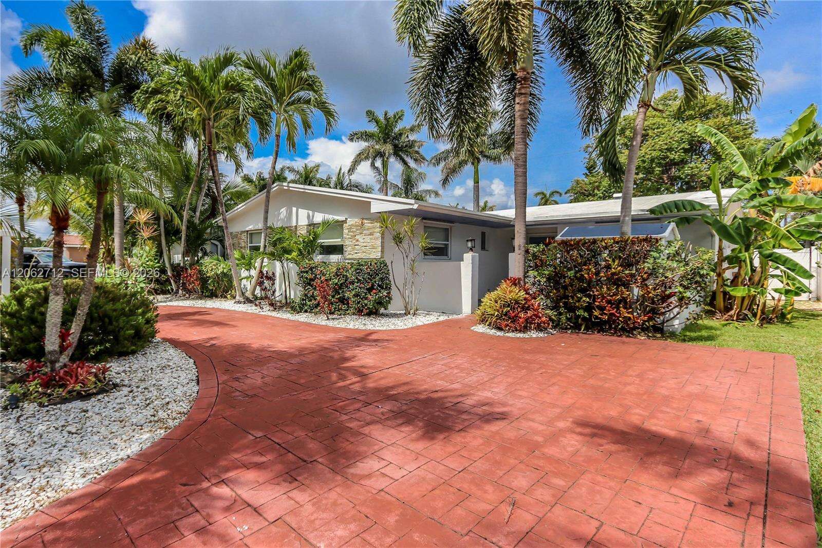 1102 13th Ave, Hollywood, FL 33019 - For Sale photo 1