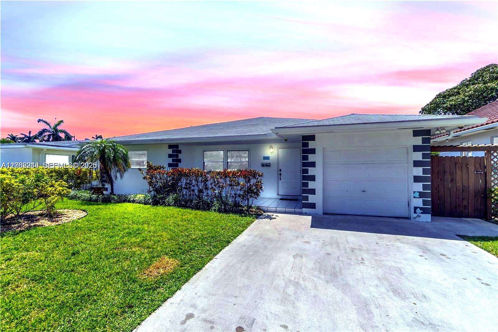 806 4th St, Hallandale Beach, FL 33009 - For Sale photo 1