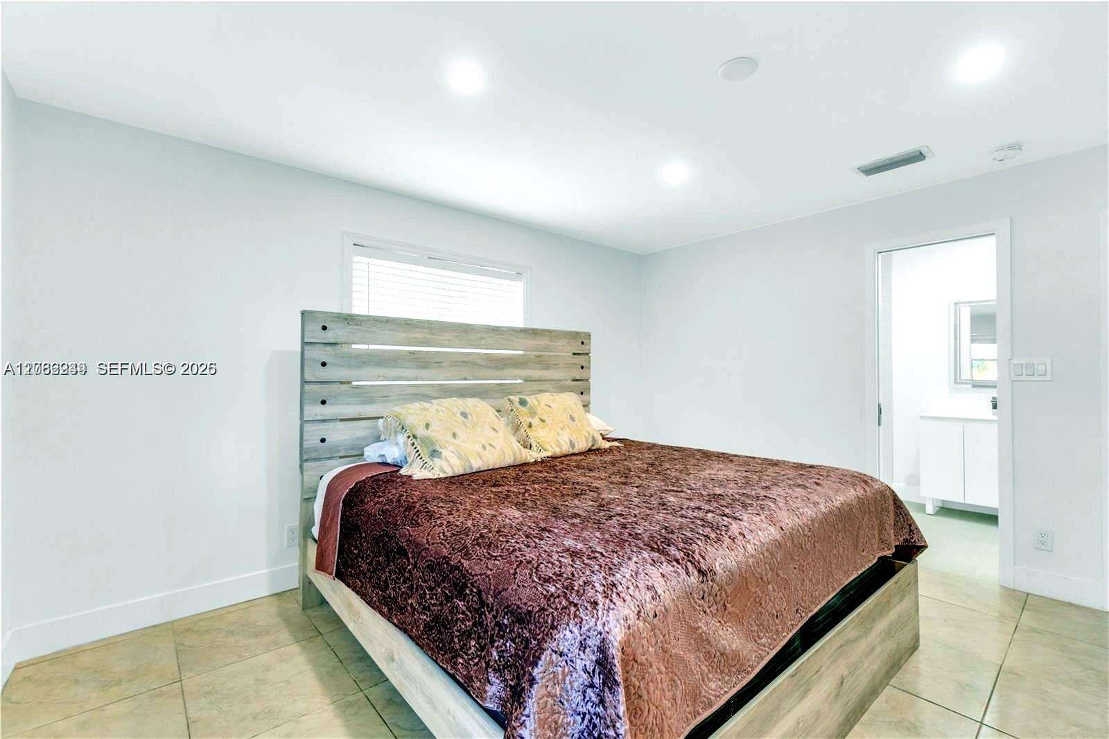 806 4th St, Hallandale Beach, FL 33009 - For Sale photo 12