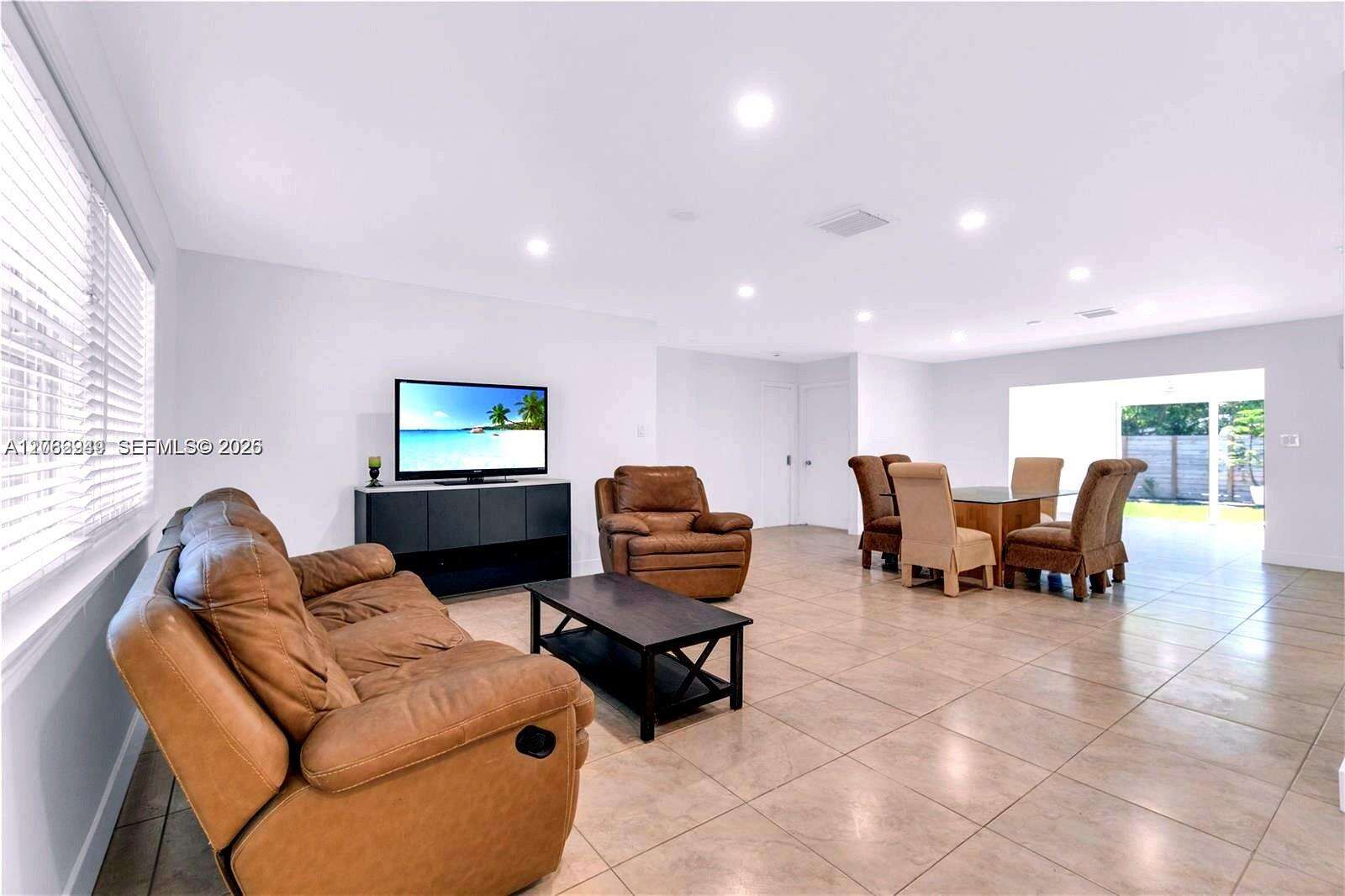 806 4th St, Hallandale Beach, FL 33009 - For Sale photo 3