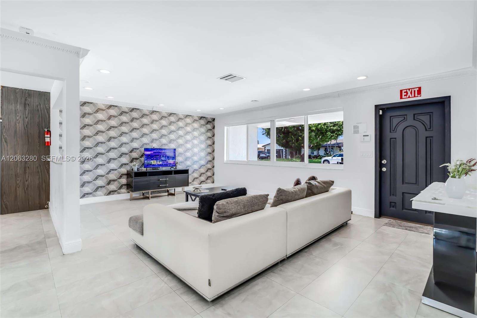 5424 Garfield St, Hollywood, FL 33021 - For Sale photo 13
