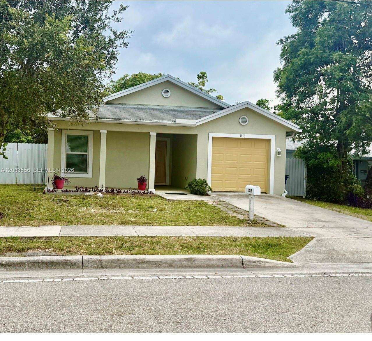 1018 Foster Rd, Hallandale Beach, FL 33009 - For Sale photo 1