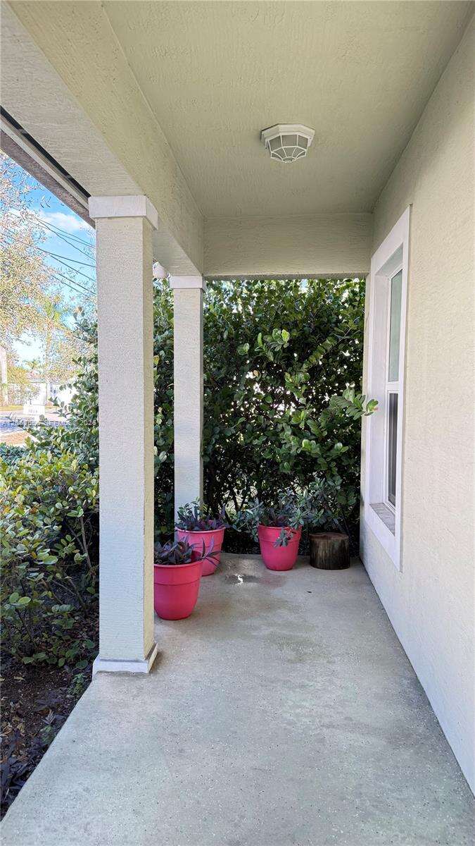 1018 Foster Rd, Hallandale Beach, FL 33009 - For Sale photo 2