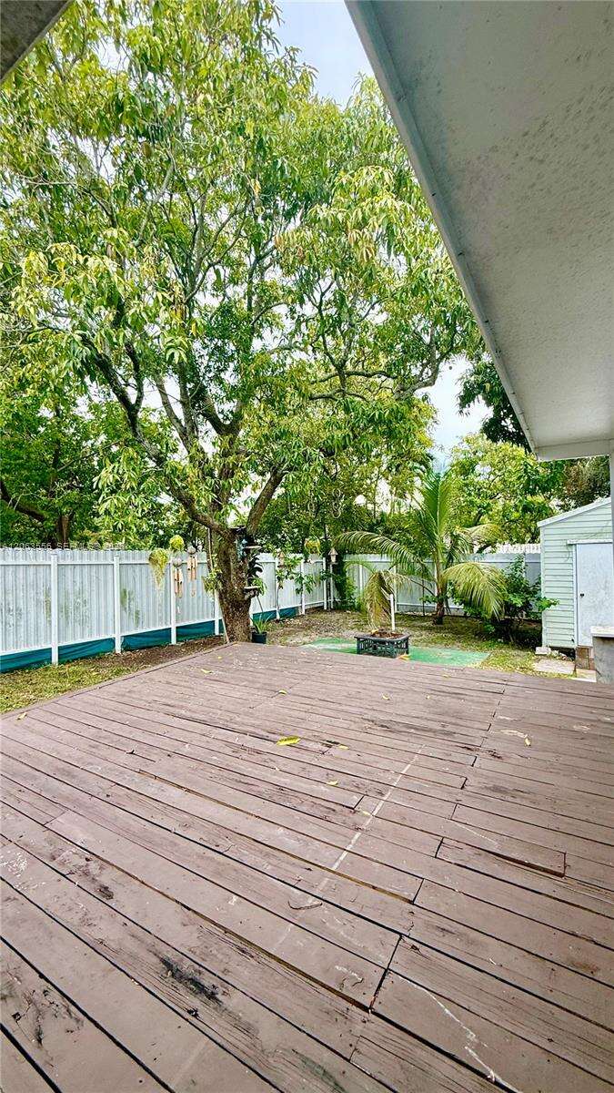 1018 Foster Rd, Hallandale Beach, FL 33009 - For Sale photo 23