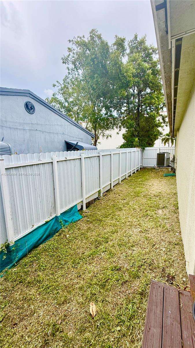 1018 Foster Rd, Hallandale Beach, FL 33009 - For Sale photo 25