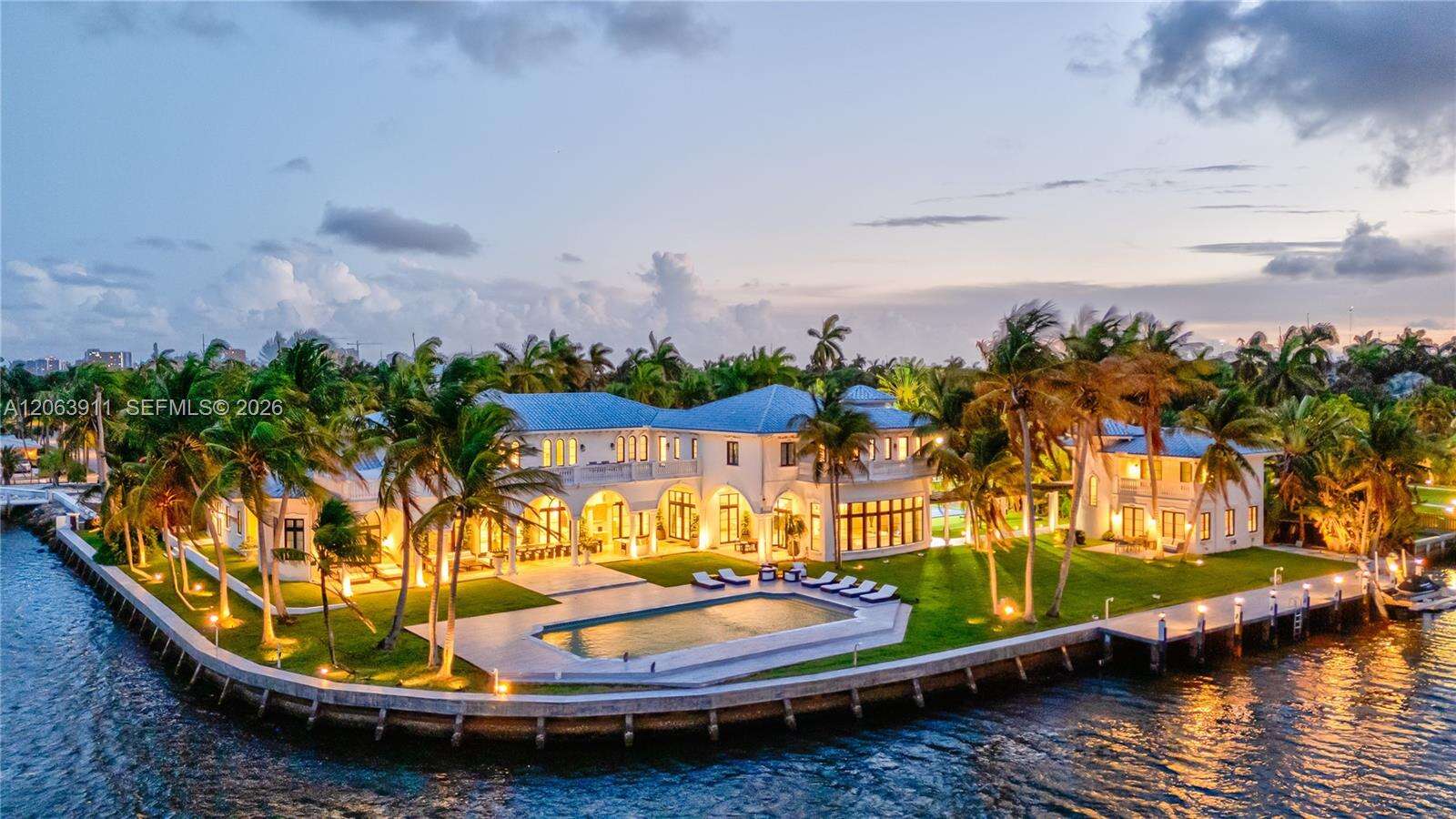 900 Northlake Dr, Hollywood, FL 33019 - For Sale photo 1