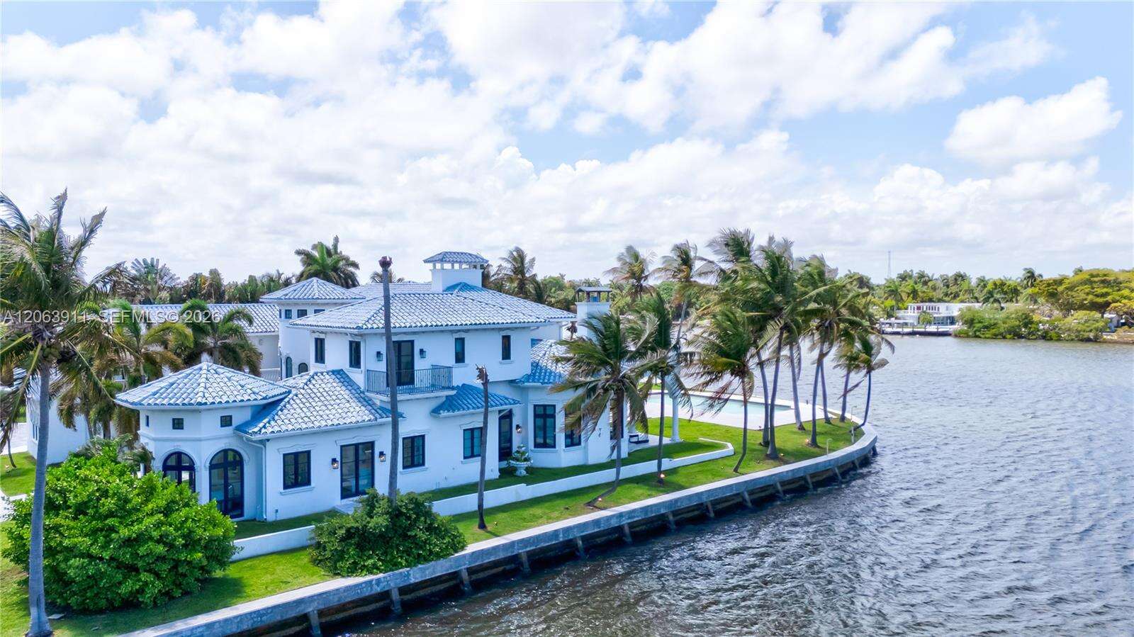 900 Northlake Dr, Hollywood, FL 33019 - For Sale photo 5