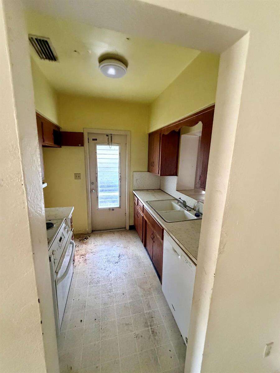 1228 13th, Fort Lauderdale, FL 33304 - For Sale photo 10