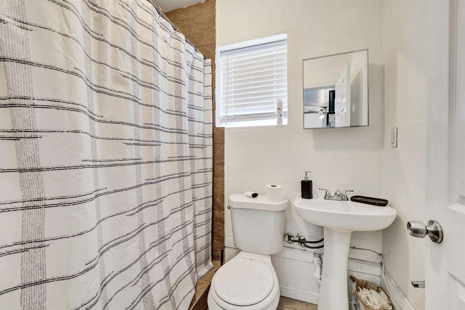2815 Adams, Hollywood, FL 33020 - For Sale photo 14