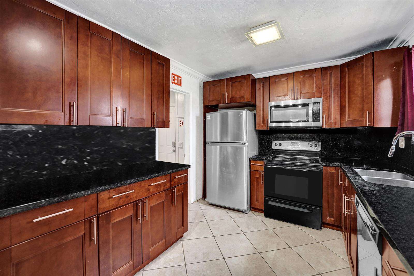 1302 23rd, Hollywood, FL 33020 - For Sale photo 8