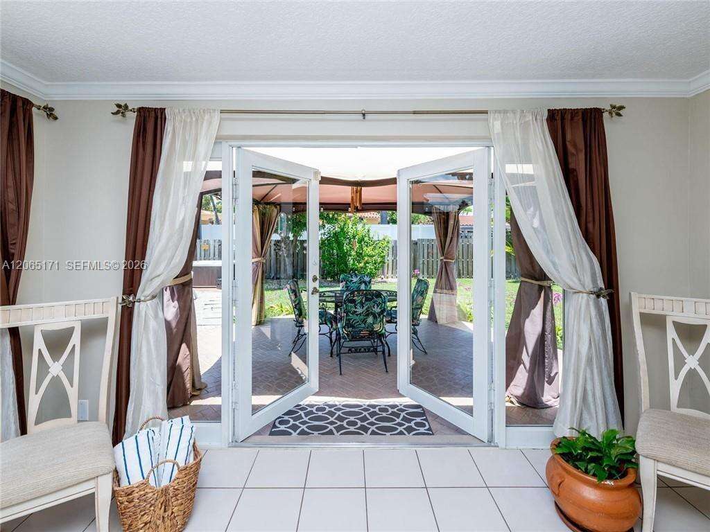 939 Washington St, Hollywood, FL 33019 - For Sale photo 5