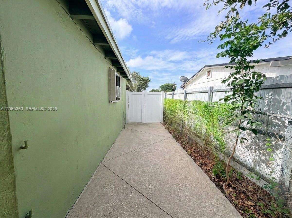 6831 Farragut St, Hollywood, FL 33024 - For Sale photo 15