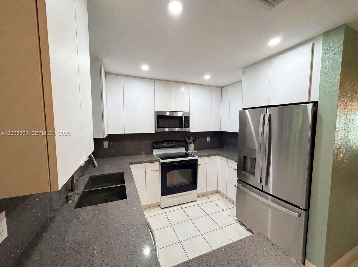 6831 Farragut St, Hollywood, FL 33024 - For Sale photo 9