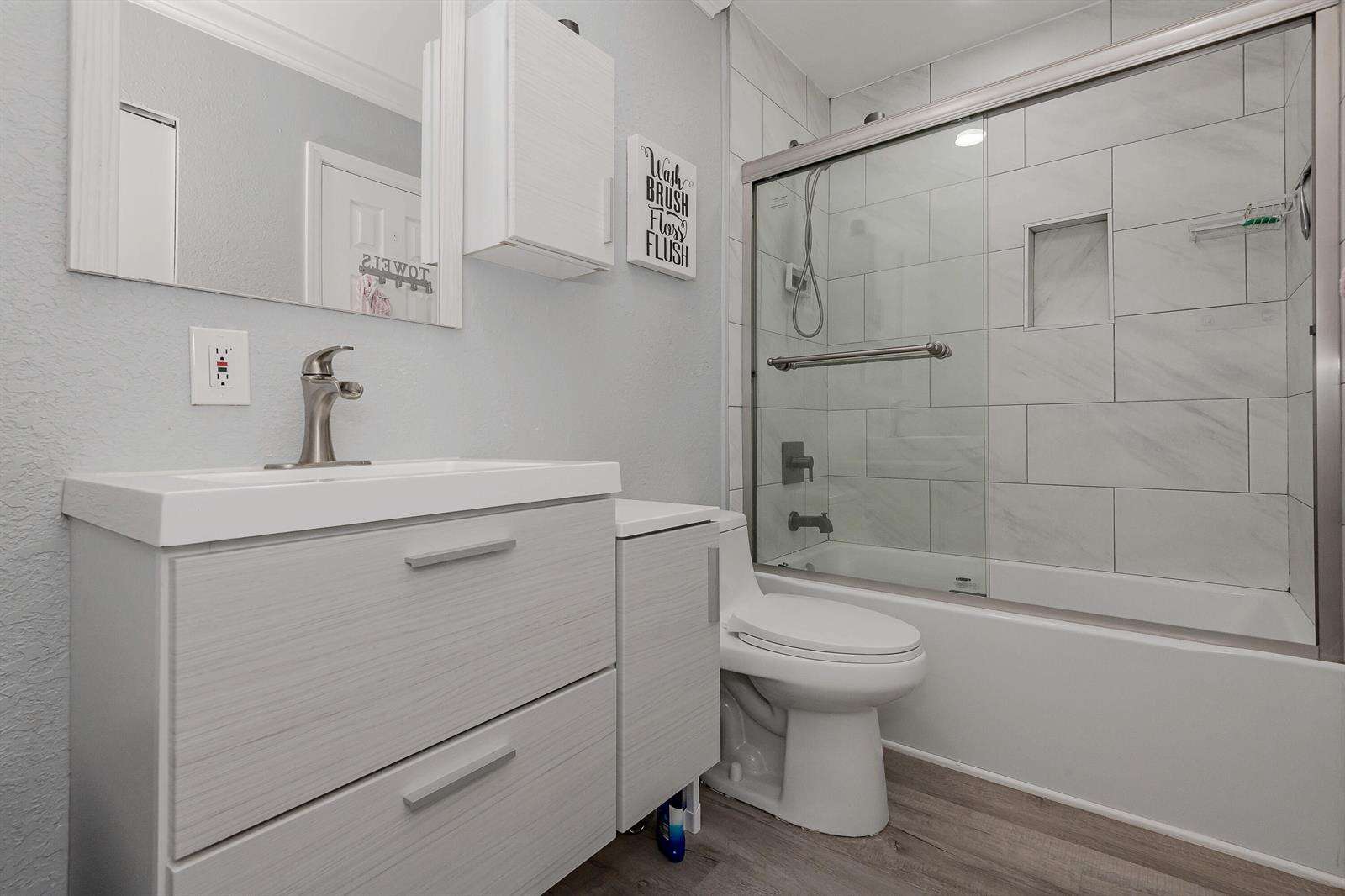 1820 46th, Hollywood, FL 33021 - For Sale photo 17