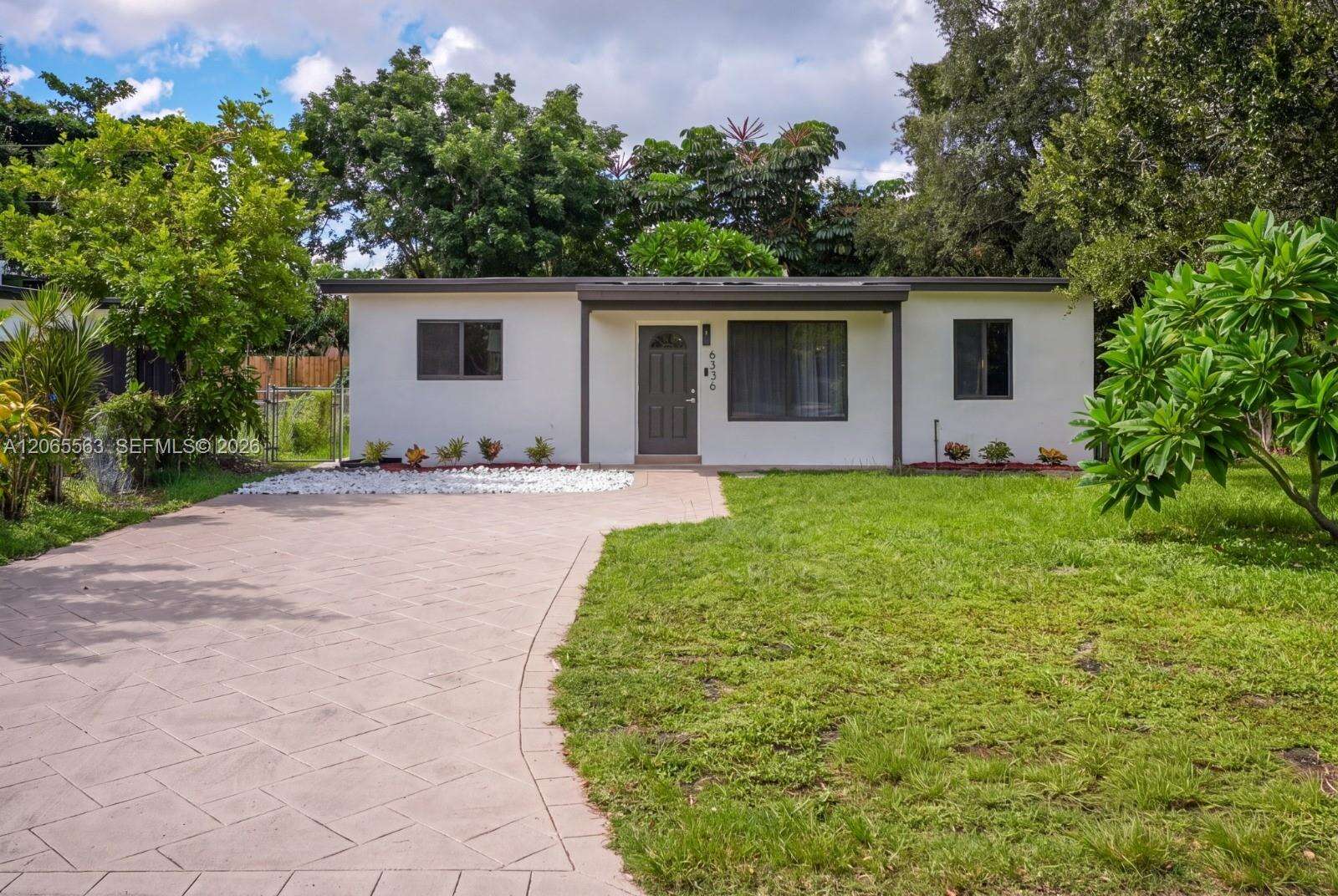 6336 Garfield St, Hollywood, FL 33024 - For Sale photo 1