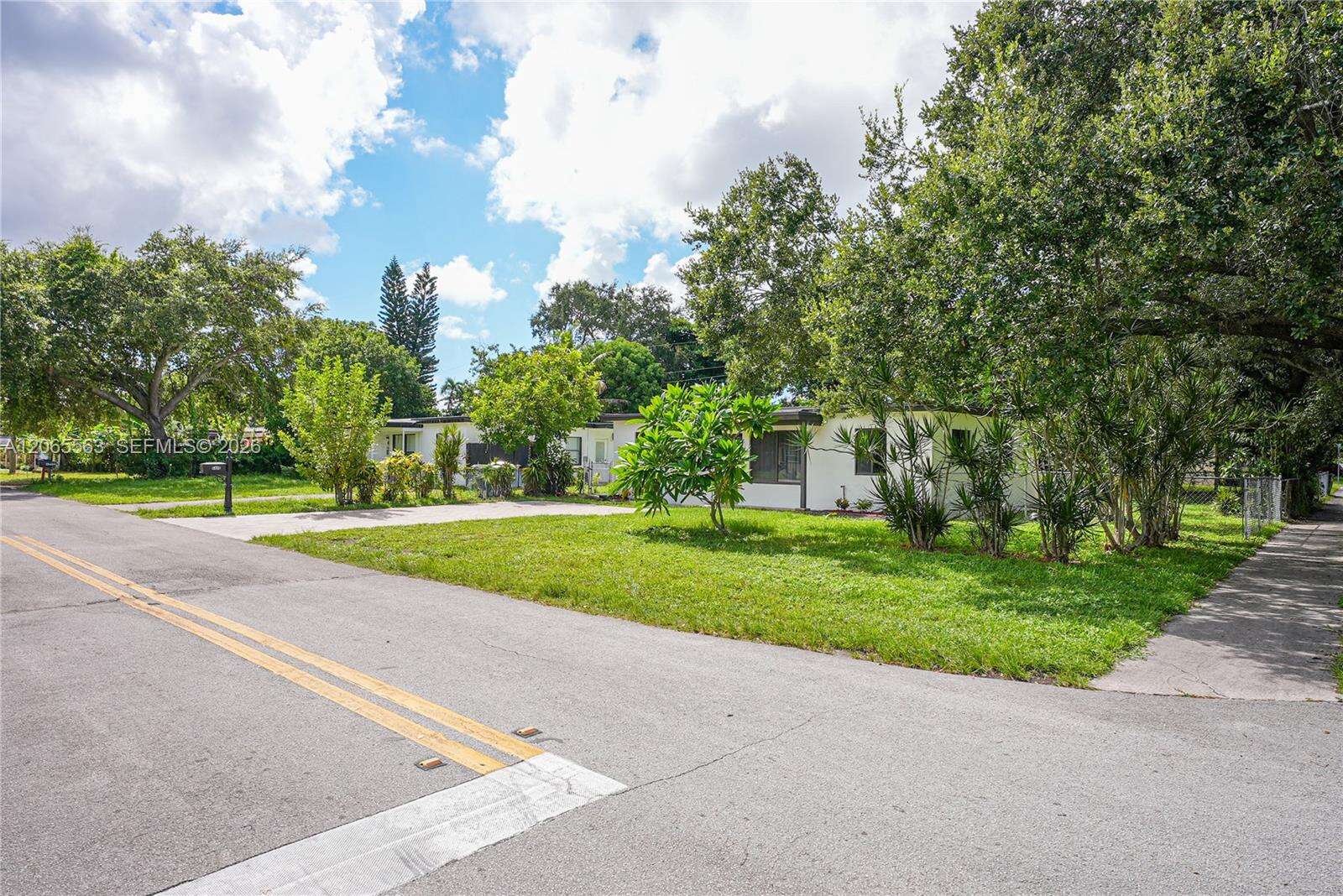 6336 Garfield St, Hollywood, FL 33024 - For Sale photo 3