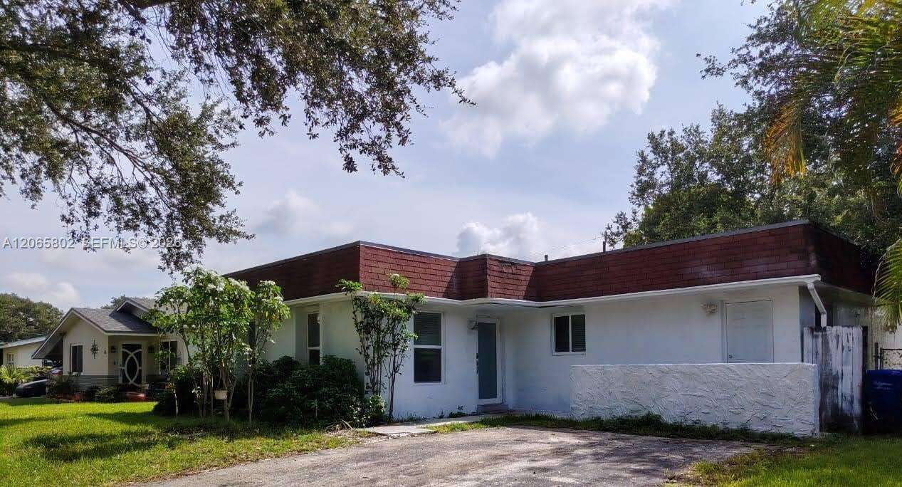 3141 73rd Ave, Hollywood, FL 33024 - For Sale photo 3