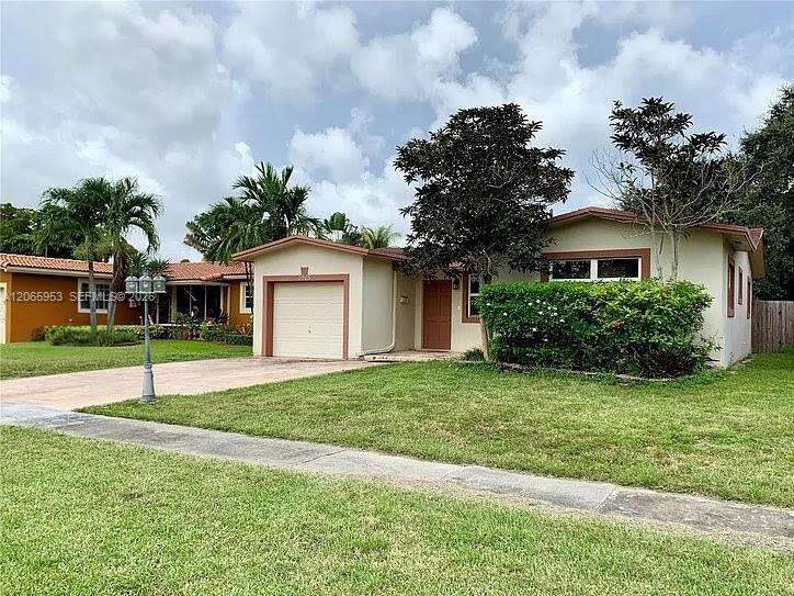1905 47th Ave, Hollywood, FL 33021 - For Sale photo 2