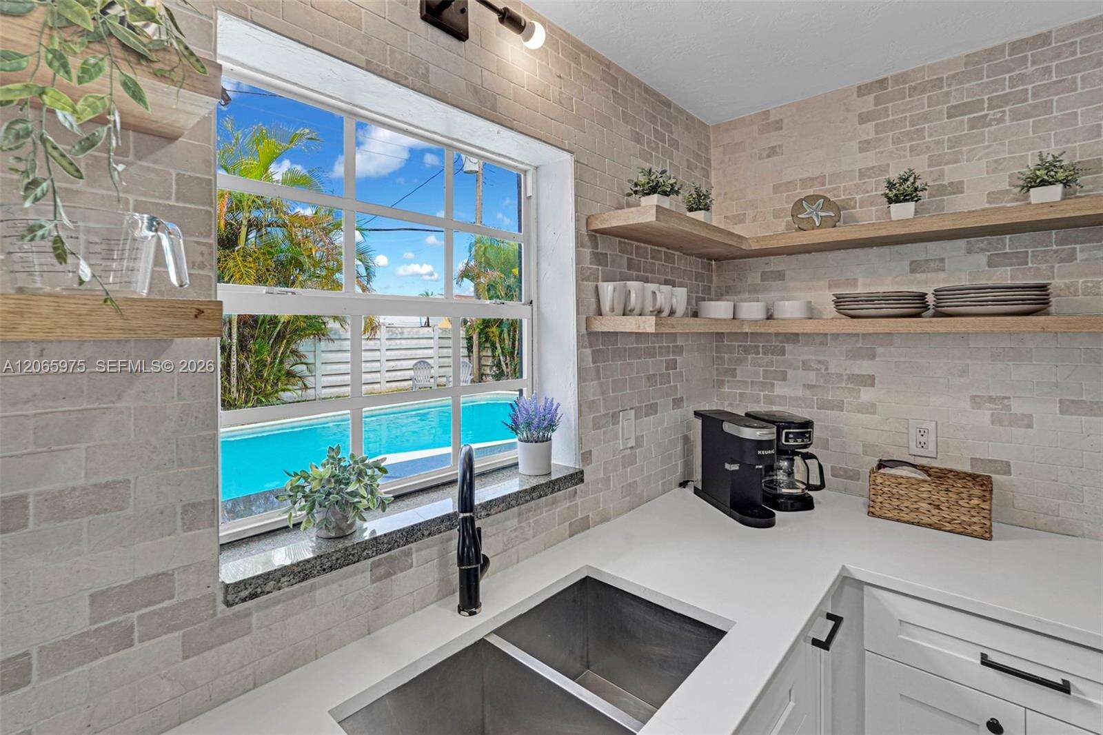 407 56th Ter, Hollywood, FL 33023 - For Sale photo 1