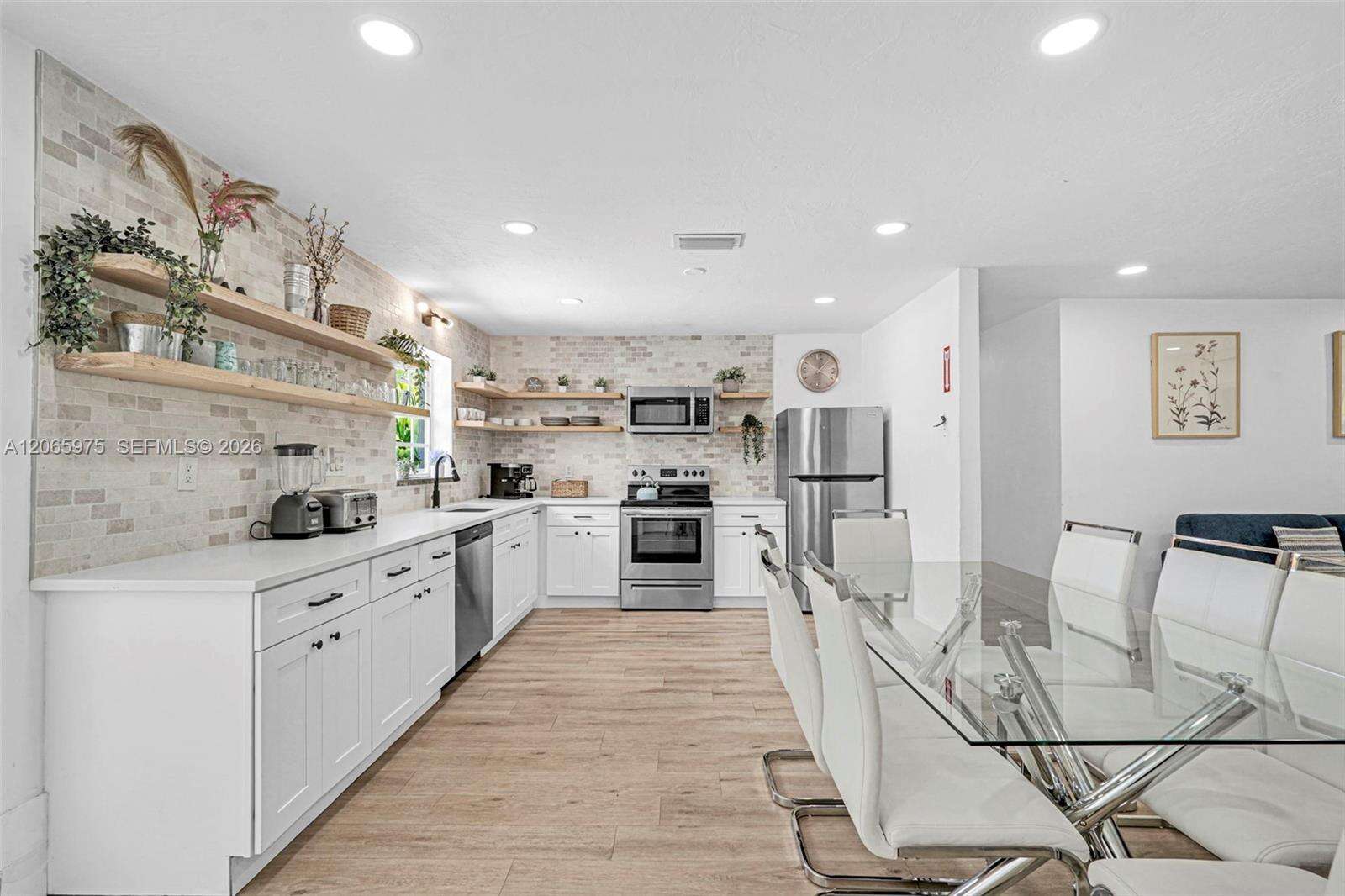 407 56th Ter, Hollywood, FL 33023 - For Sale photo 12
