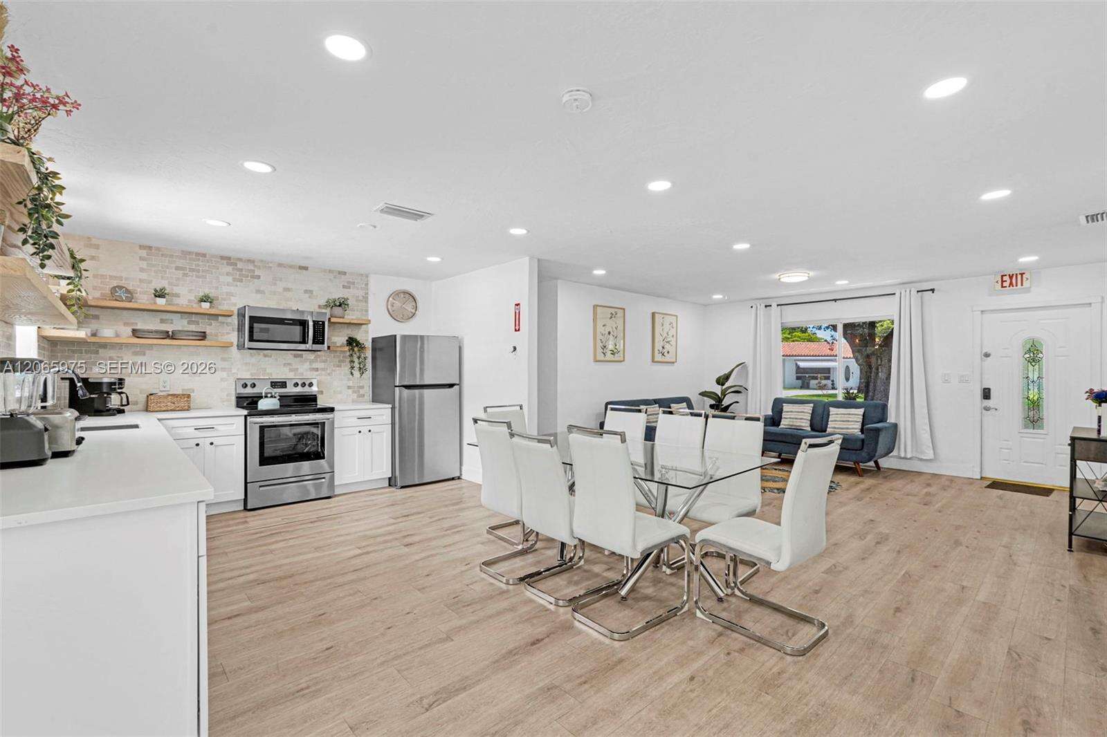 407 56th Ter, Hollywood, FL 33023 - For Sale photo 13